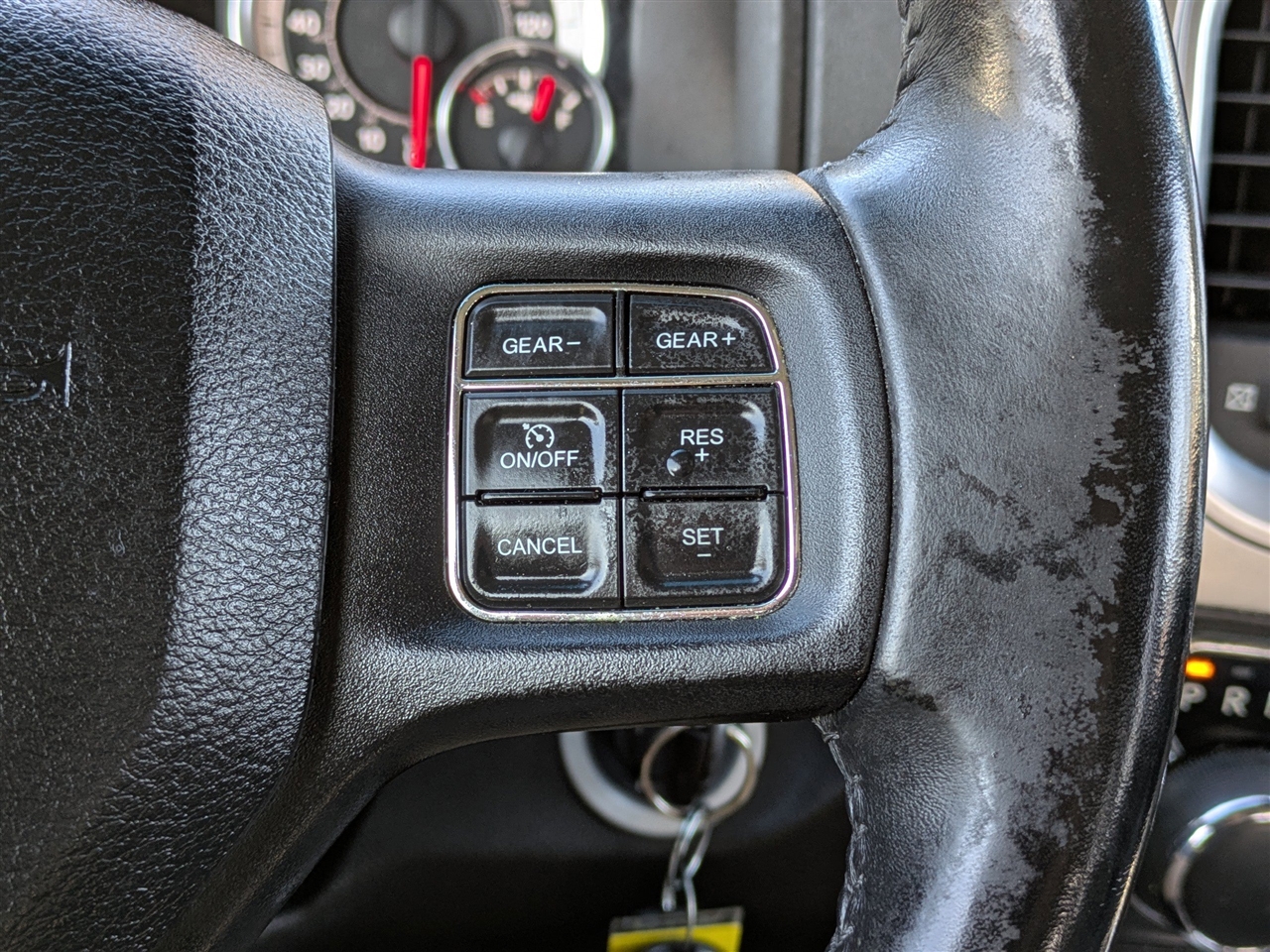 RAM 1500 SLT Crew Cab SWB 4WD 2016