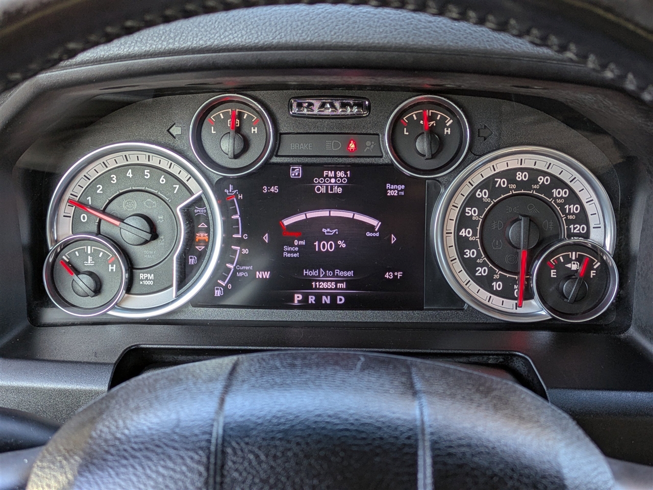 RAM 1500 SLT Crew Cab SWB 4WD 2016