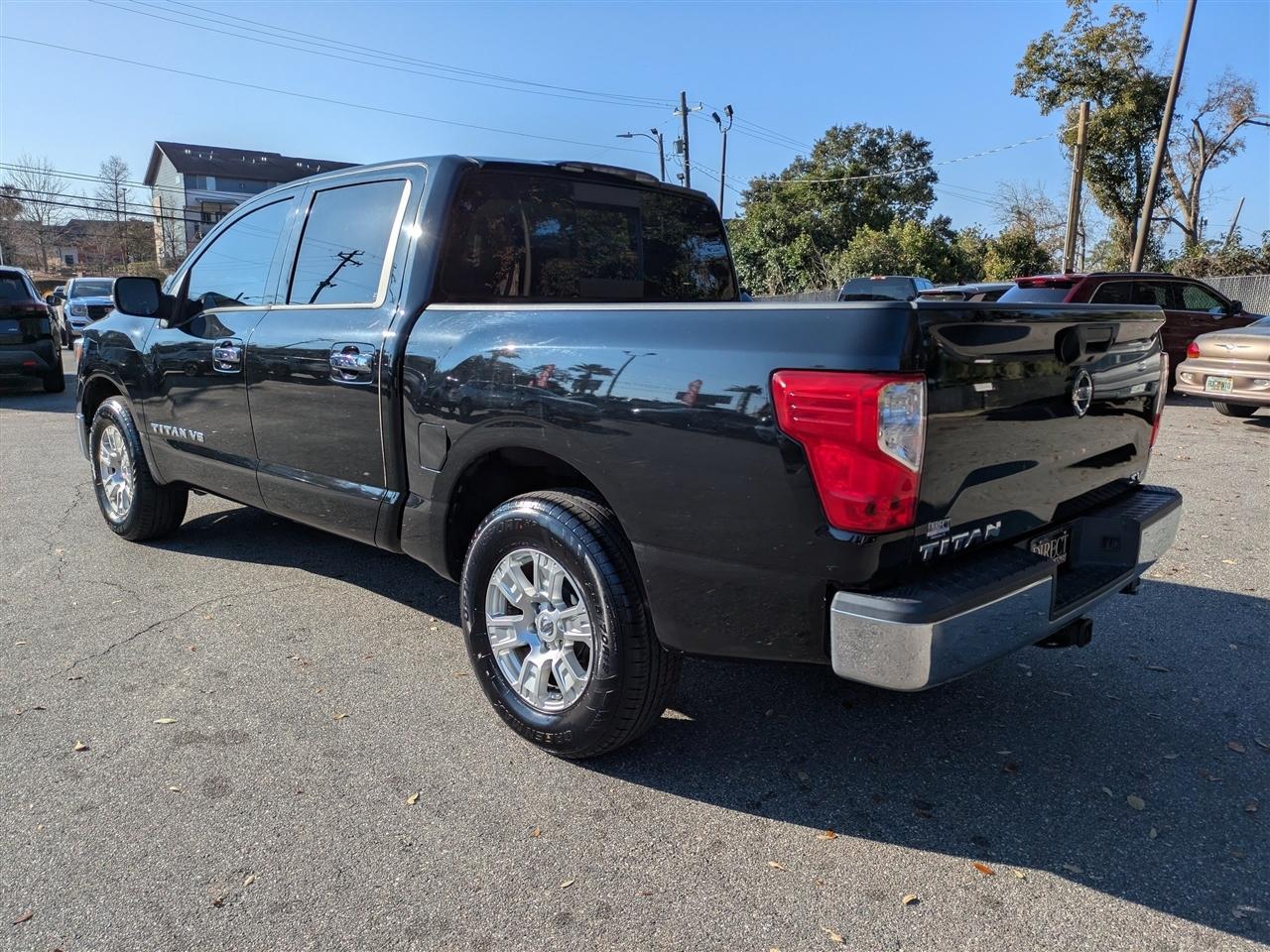 Nissan Titan SV Crew Cab 2WD 2018
