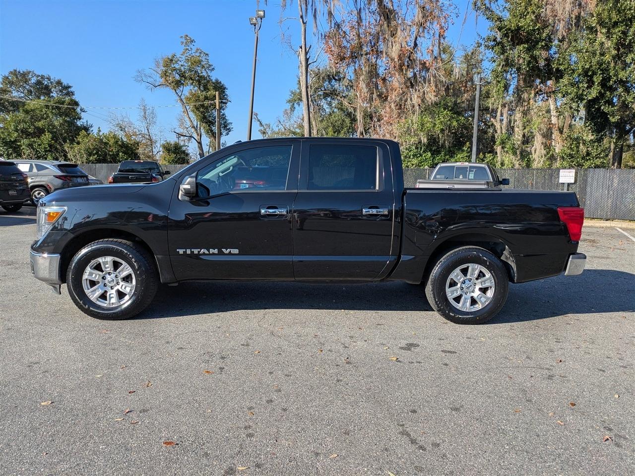 Nissan Titan SV Crew Cab 2WD 2018