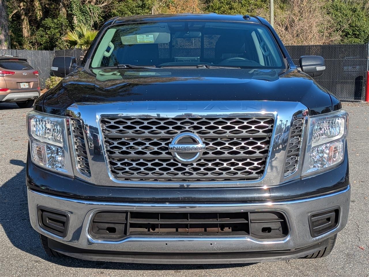 Nissan Titan SV Crew Cab 2WD 2018