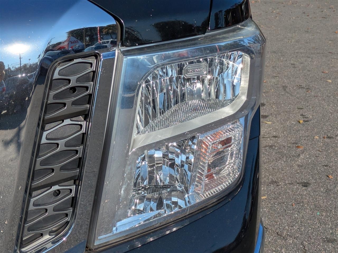 Nissan Titan SV Crew Cab 2WD 2018