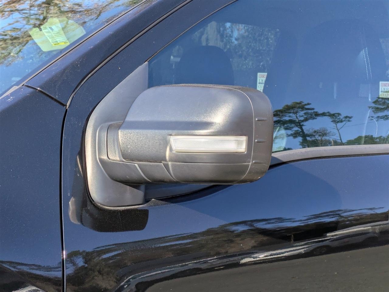 Nissan Titan SV Crew Cab 2WD 2018