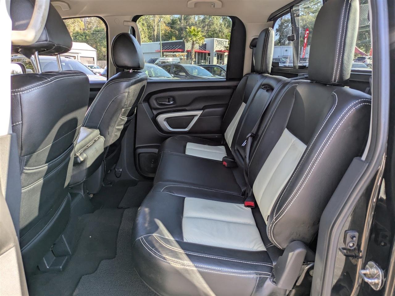 Nissan Titan SV Crew Cab 2WD 2018