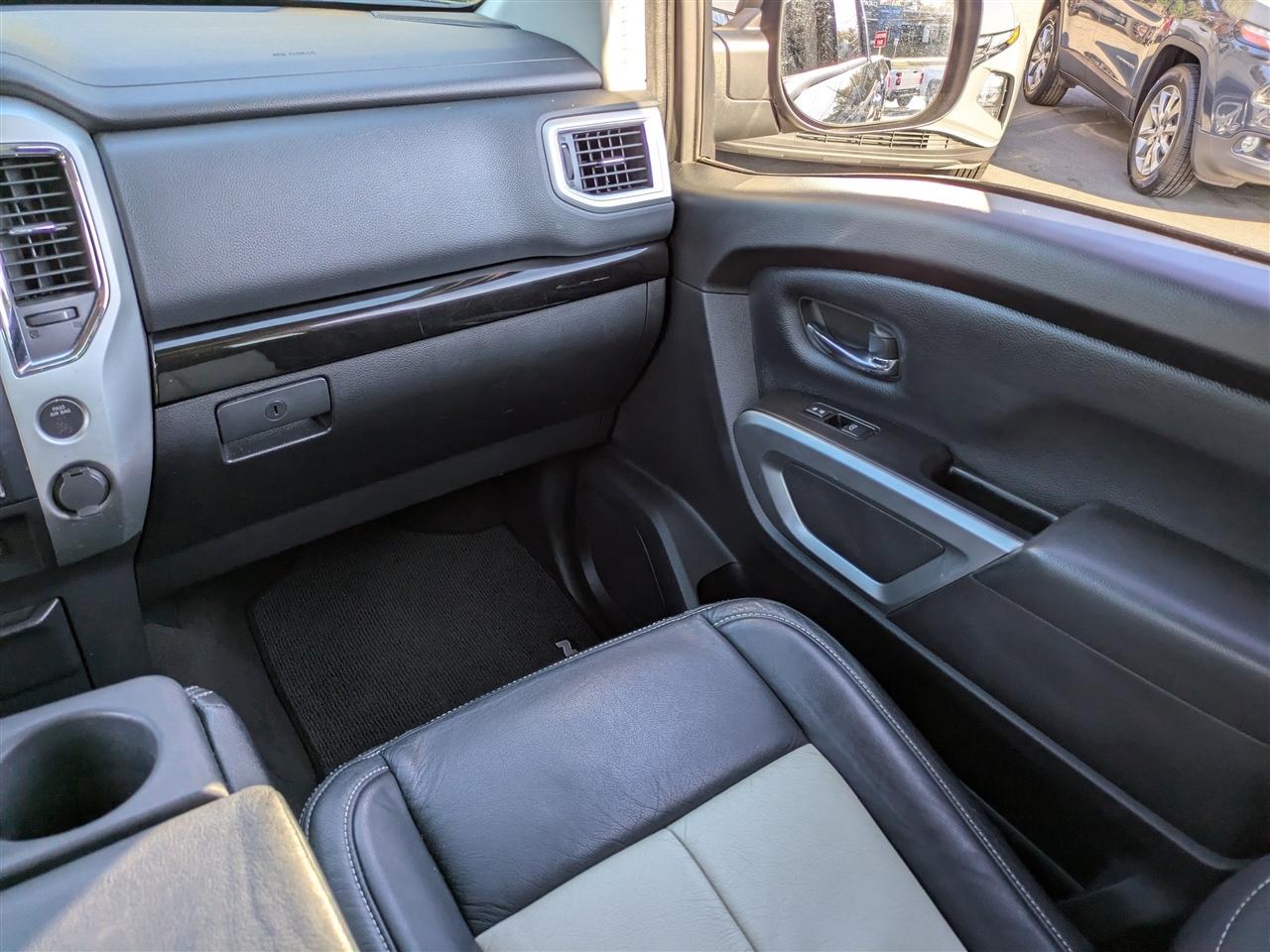 Nissan Titan SV Crew Cab 2WD 2018