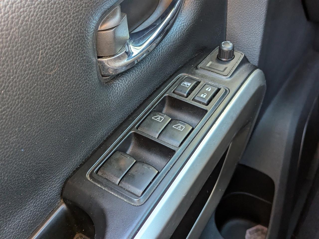 Nissan Titan SV Crew Cab 2WD 2018