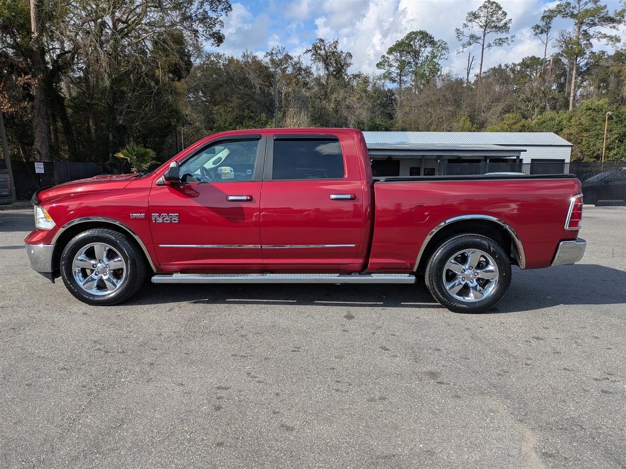 RAM 1500 SLT Crew Cab LWB 2WD 2015