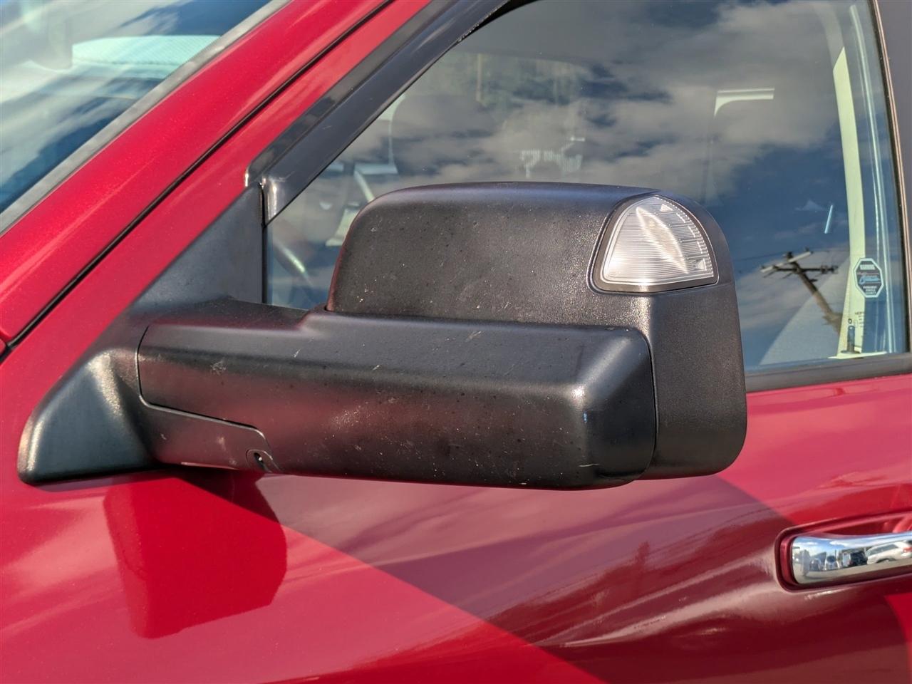 RAM 1500 SLT Crew Cab LWB 2WD 2015