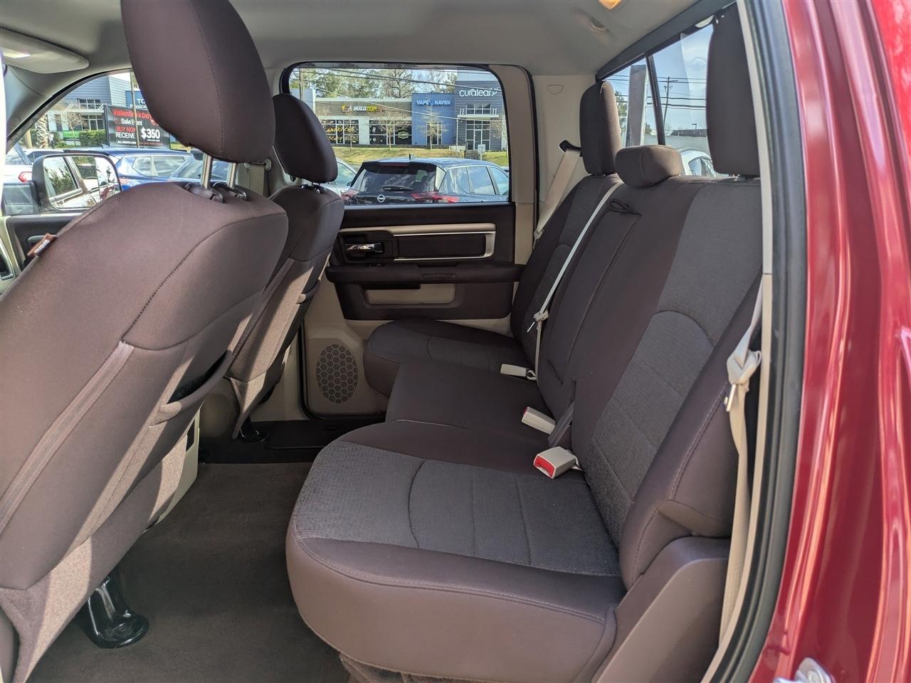 RAM 1500 SLT Crew Cab LWB 2WD 2015