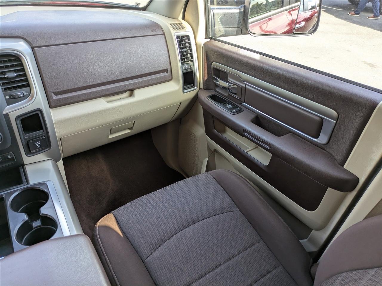 RAM 1500 SLT Crew Cab LWB 2WD 2015