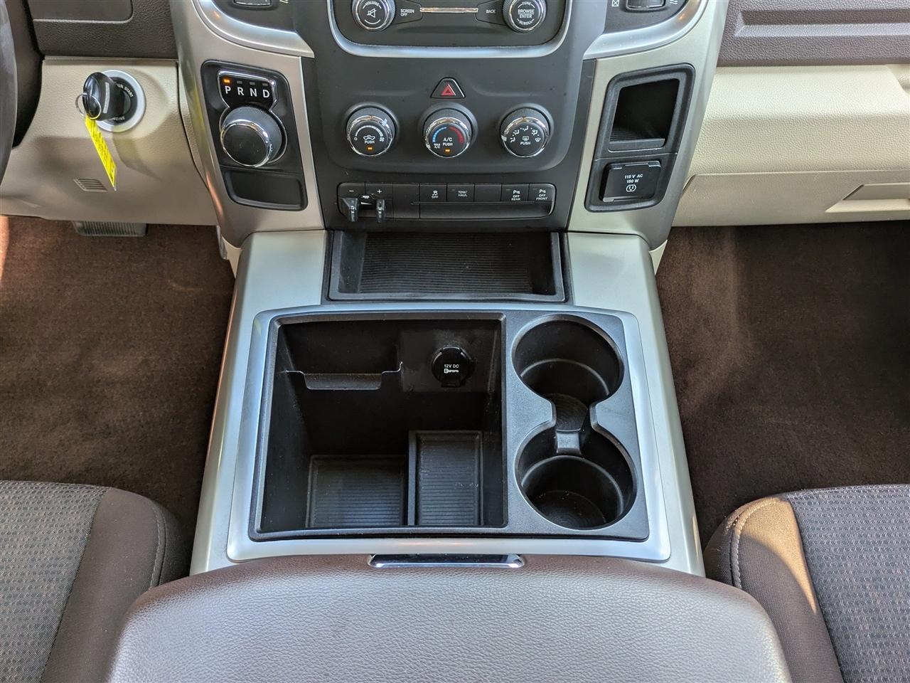 RAM 1500 SLT Crew Cab LWB 2WD 2015