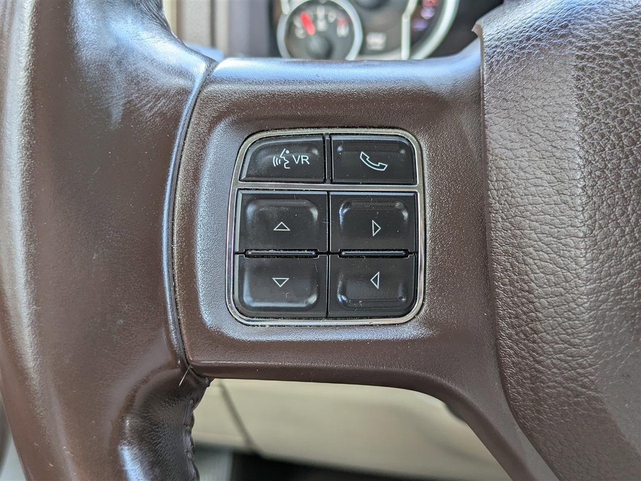 RAM 1500 SLT Crew Cab LWB 2WD 2015