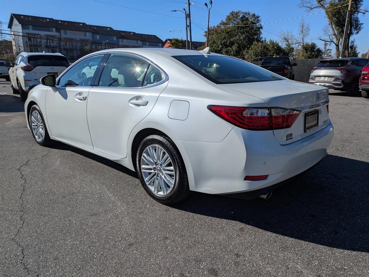 Lexus ES 350 Sedan 2013