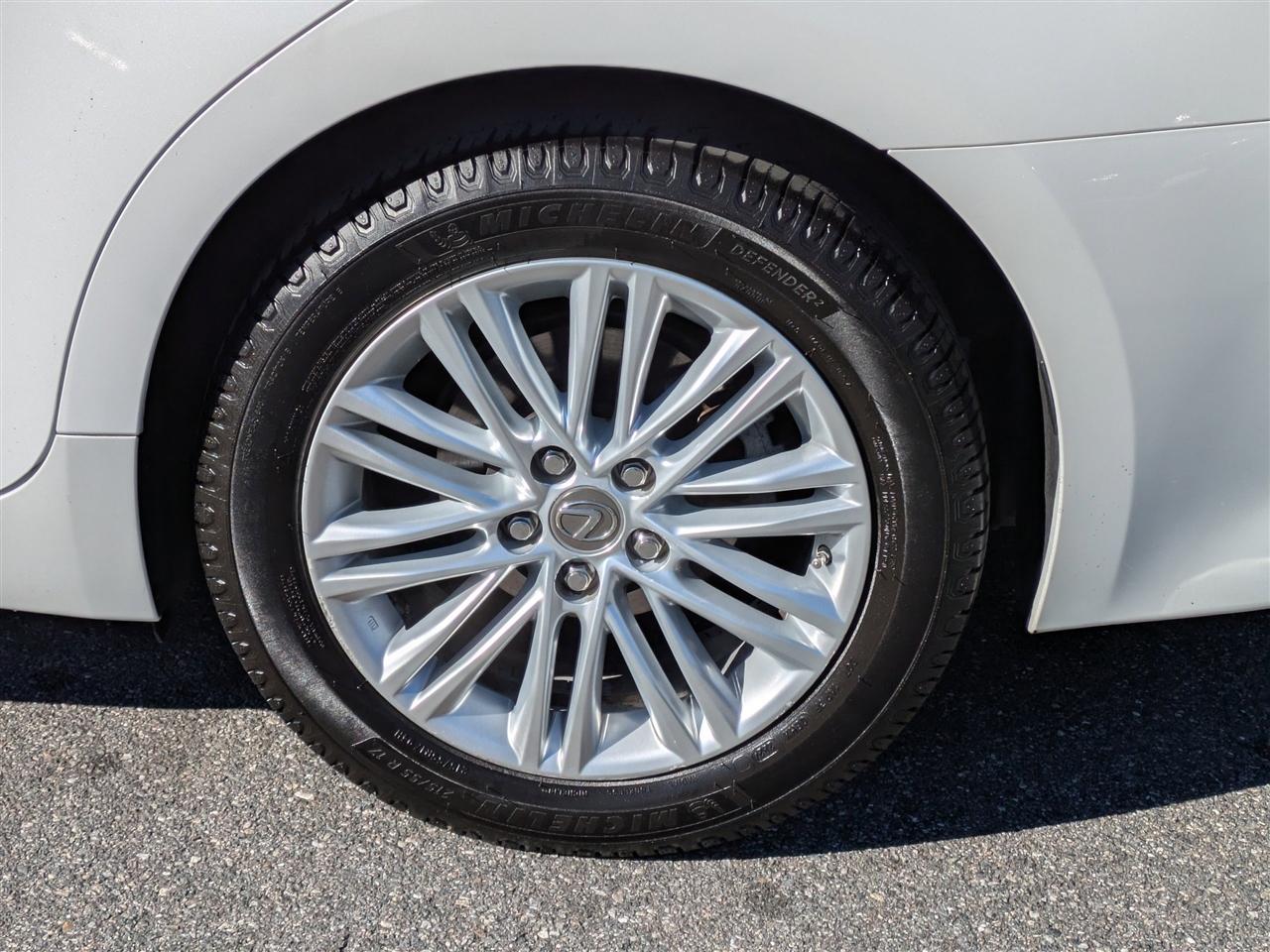 Lexus ES 350 Sedan 2013