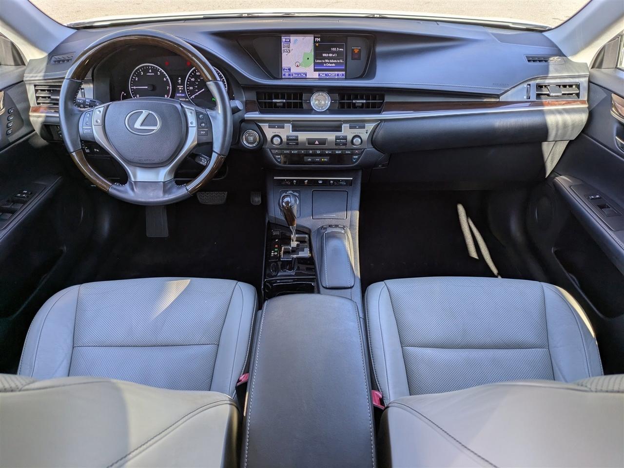 Lexus ES 350 Sedan 2013