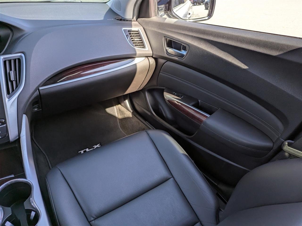 Acura TLX Base 2.4L 2017