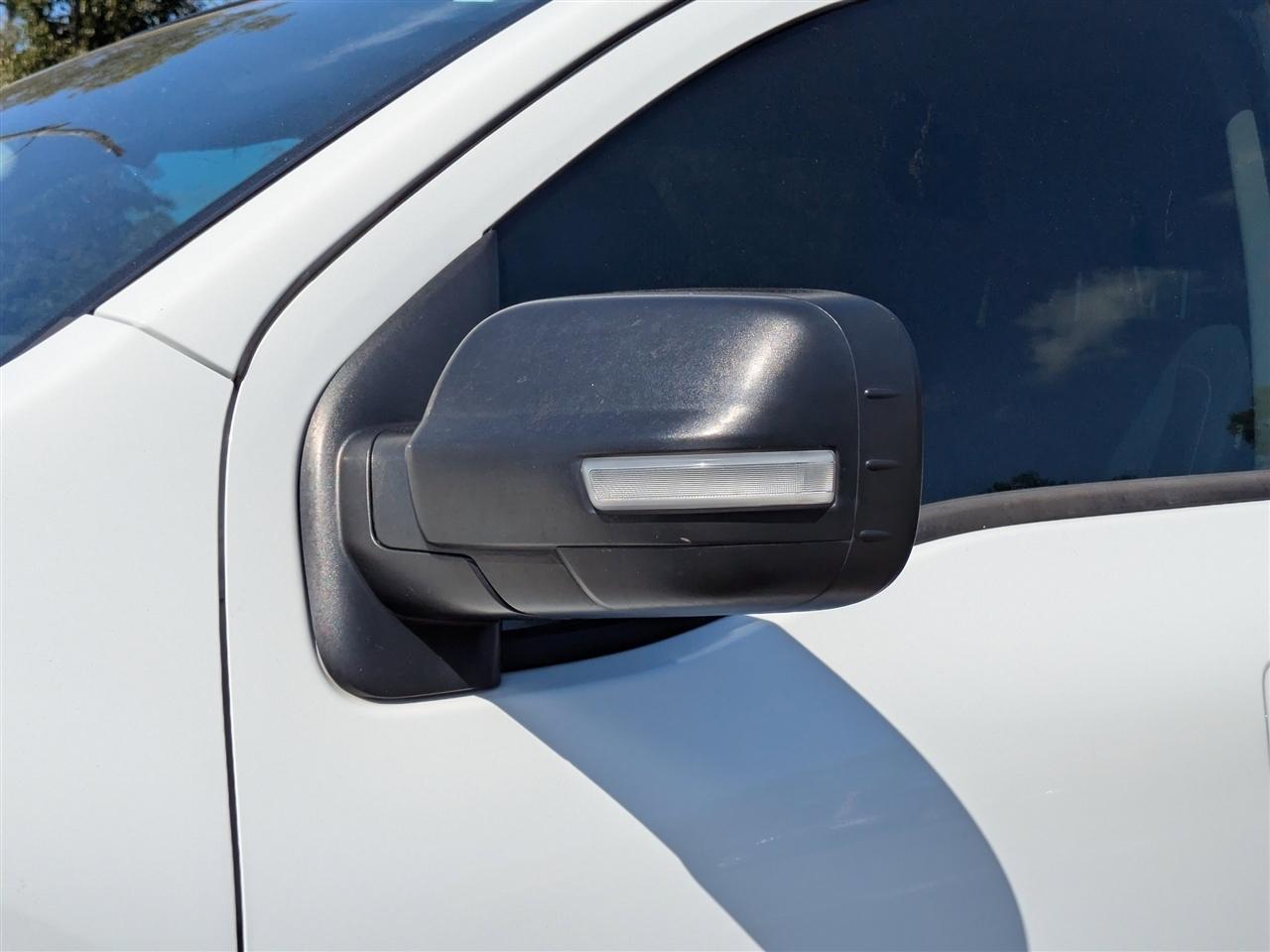 Nissan Titan SV Crew Cab 2WD 2020