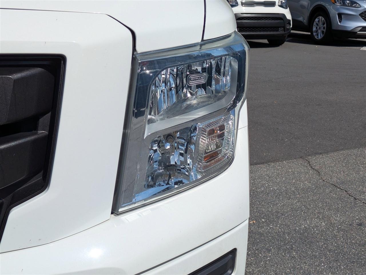 Nissan Titan SV Crew Cab 2WD 2020