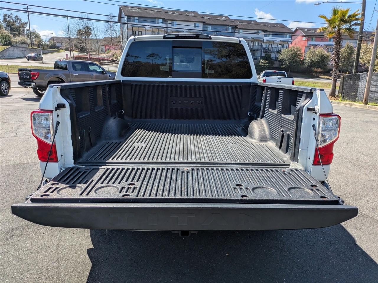 Nissan Titan SV Crew Cab 2WD 2020