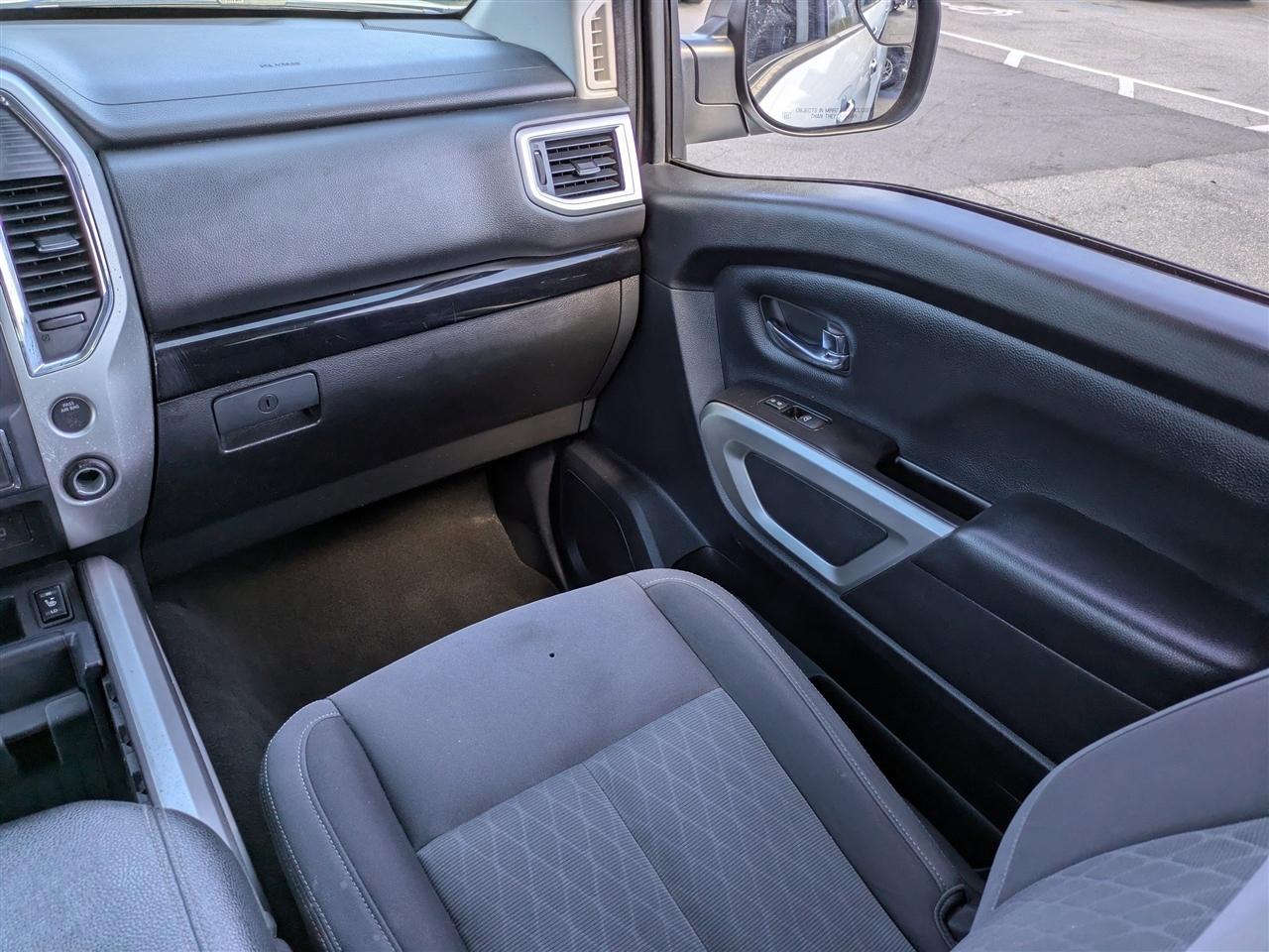 Nissan Titan SV Crew Cab 2WD 2020