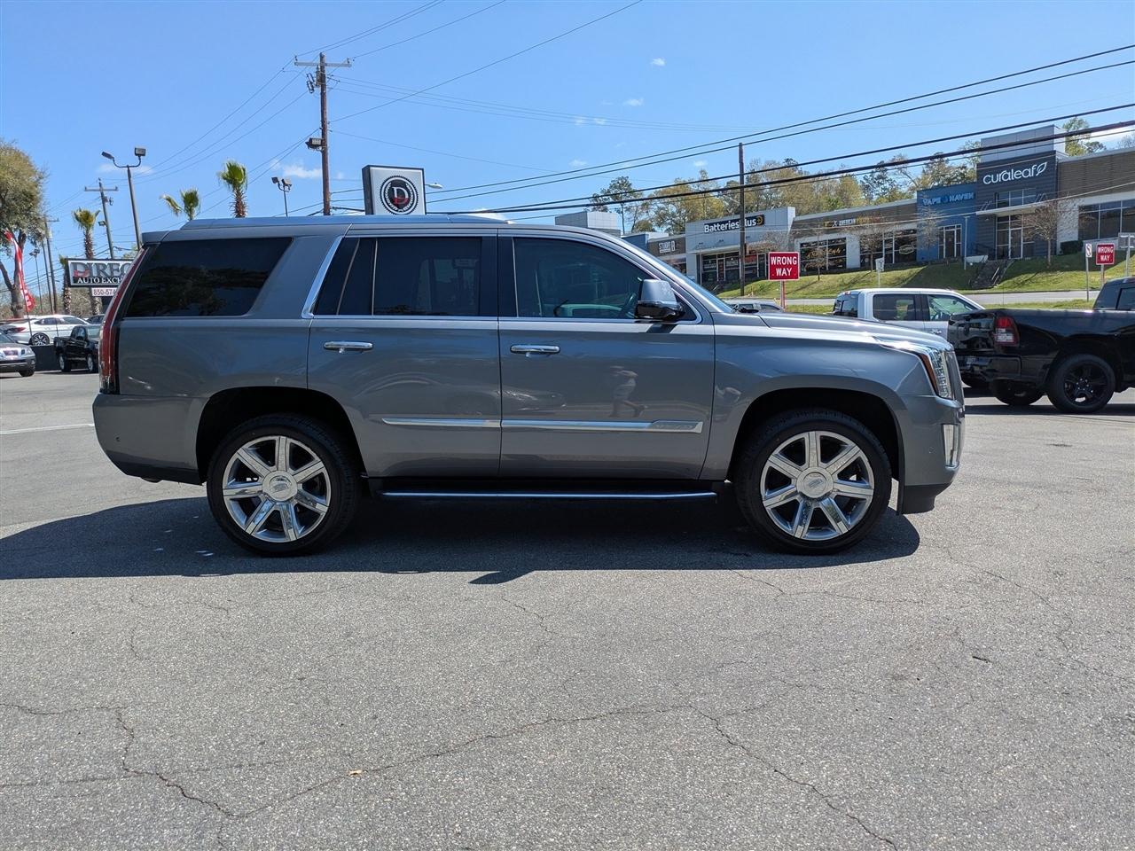 Cadillac Escalade Luxury 2WD 2019