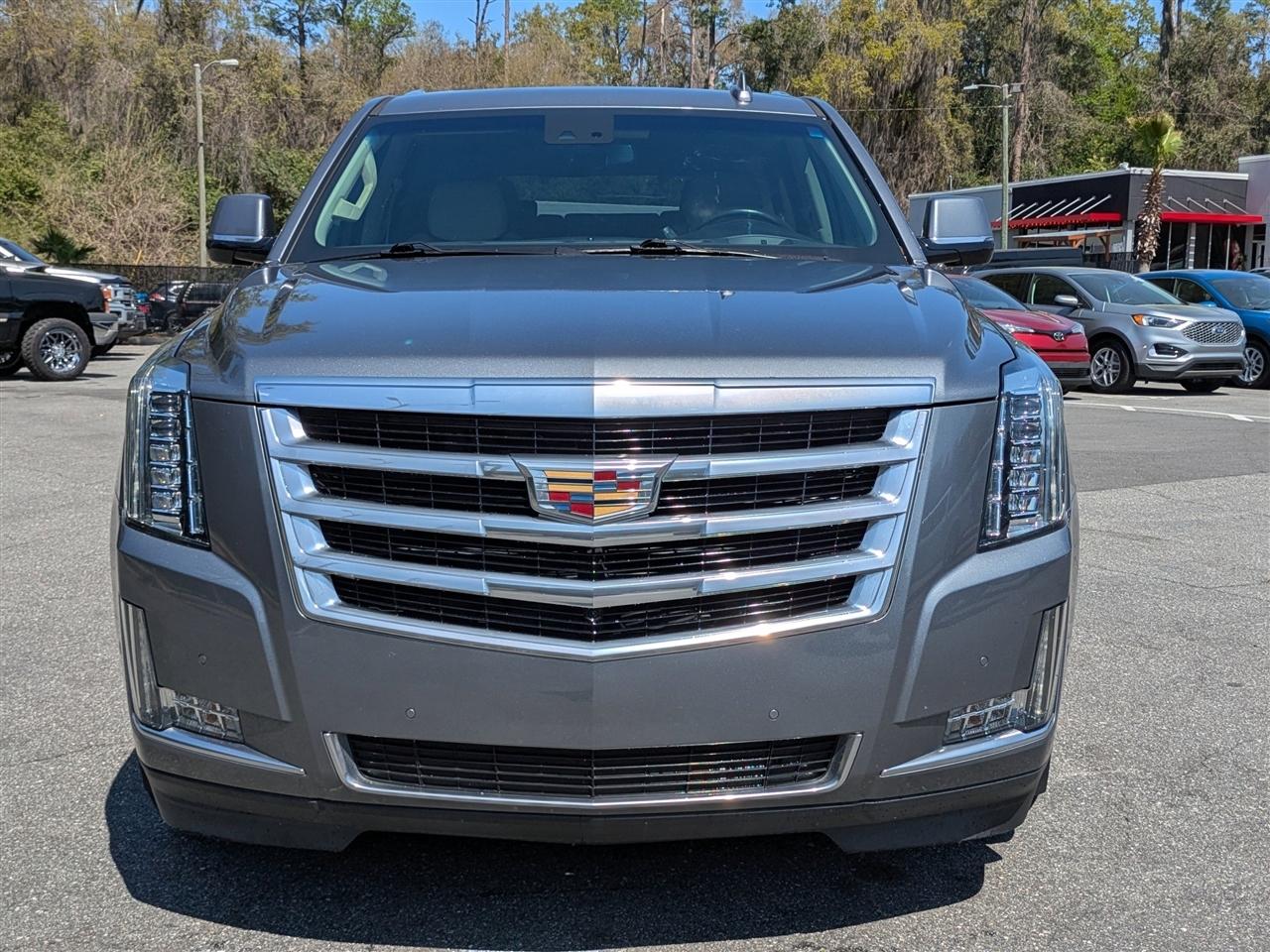Cadillac Escalade Luxury 2WD 2019