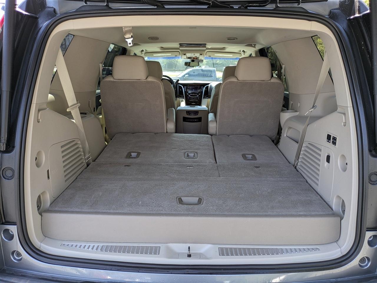 Cadillac Escalade Luxury 2WD 2019