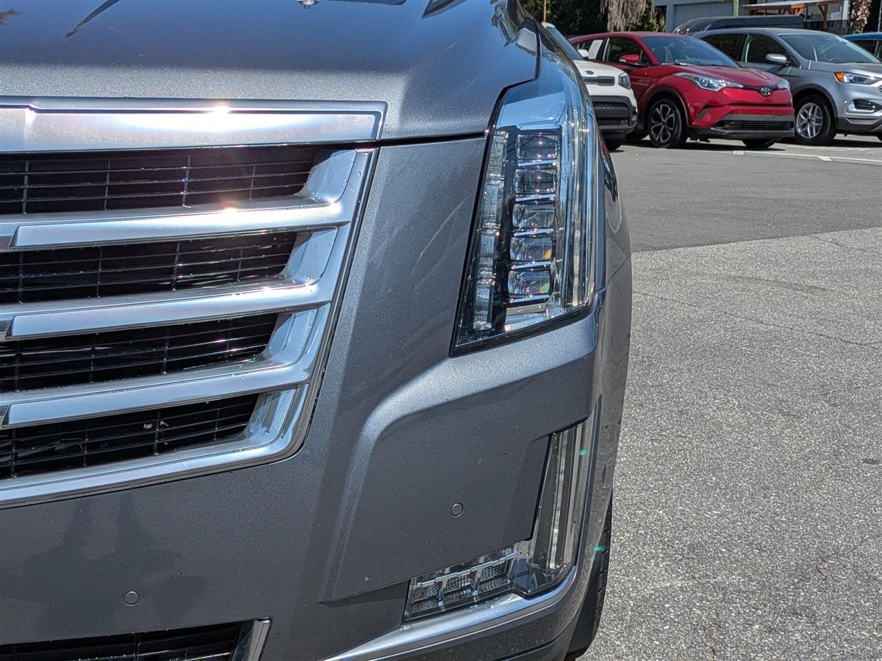 Cadillac Escalade Luxury 2WD 2019