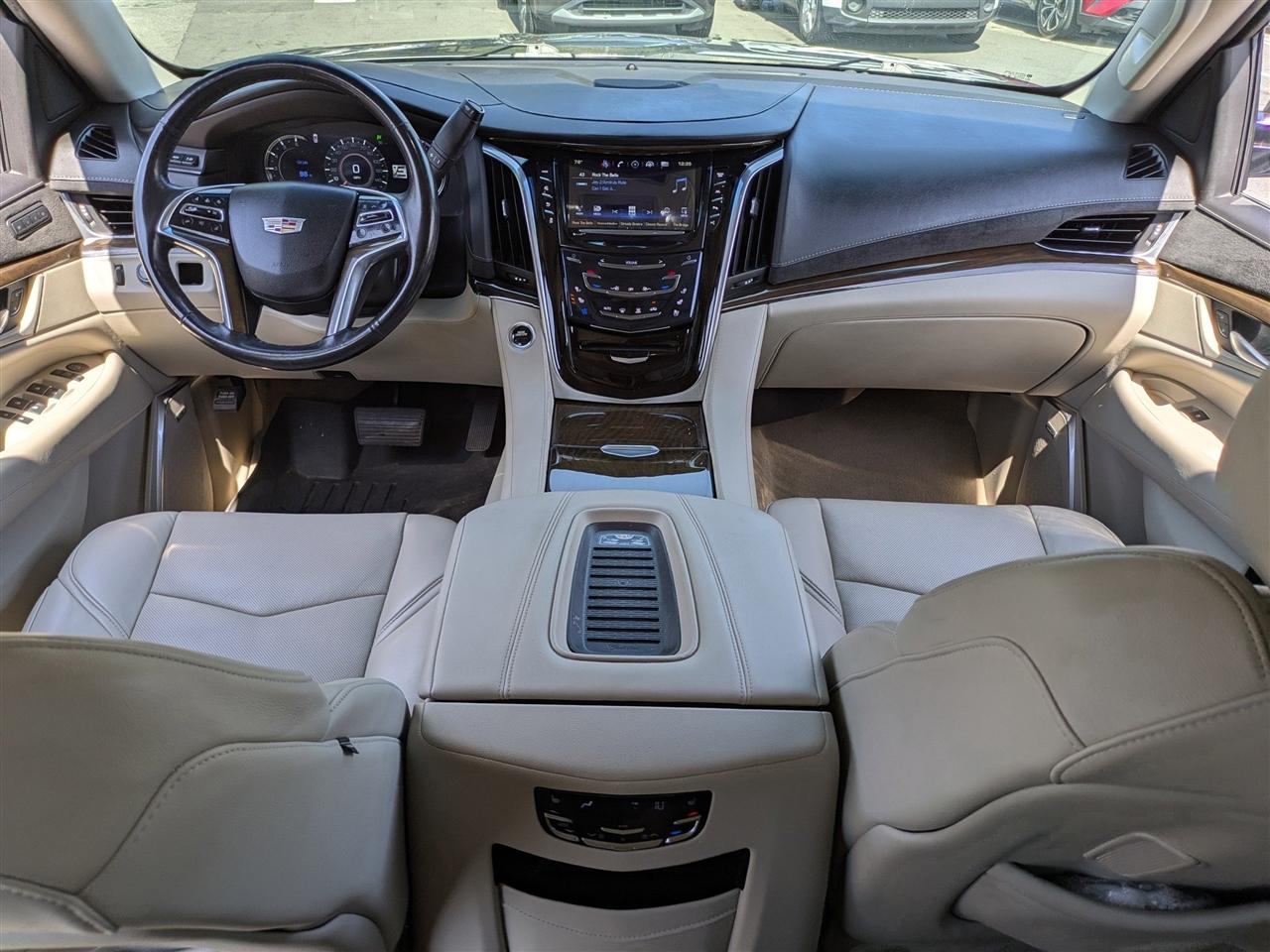 Cadillac Escalade Luxury 2WD 2019