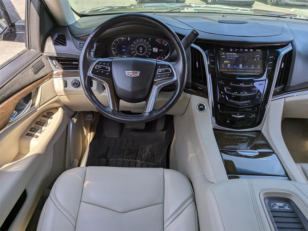 Cadillac Escalade Luxury 2WD 2019