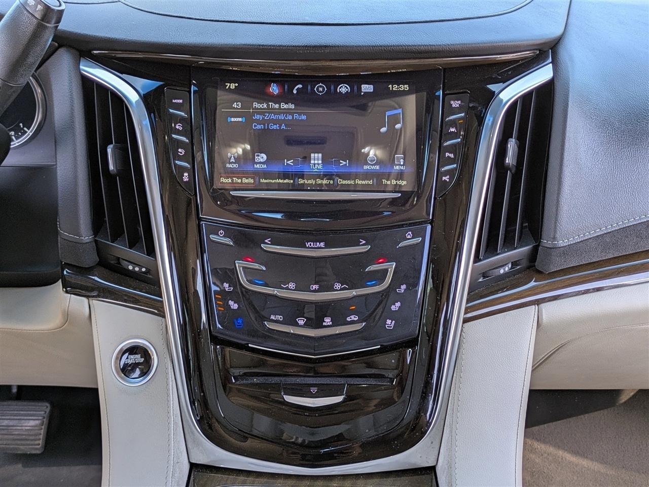 Cadillac Escalade Luxury 2WD 2019