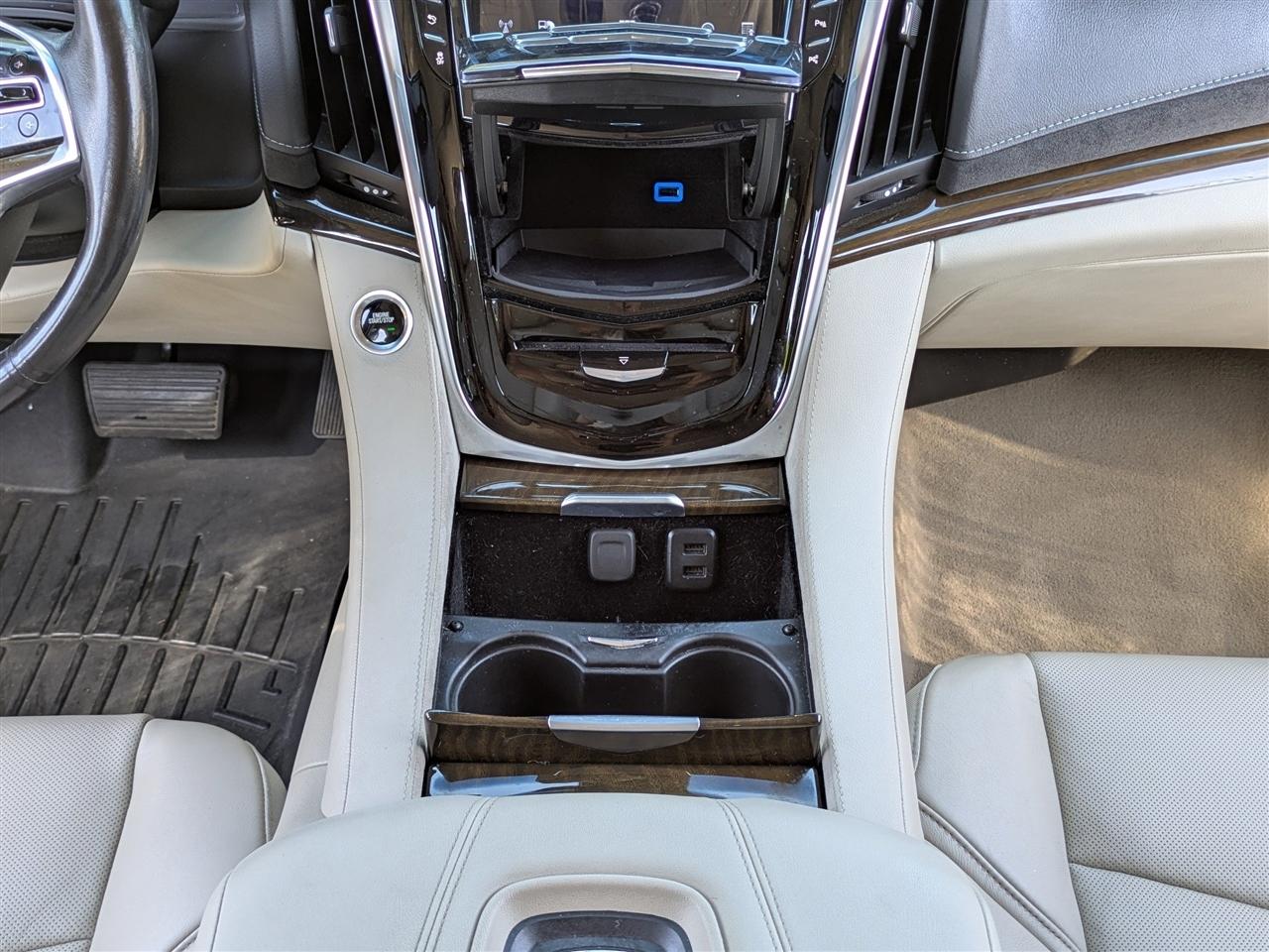 Cadillac Escalade Luxury 2WD 2019