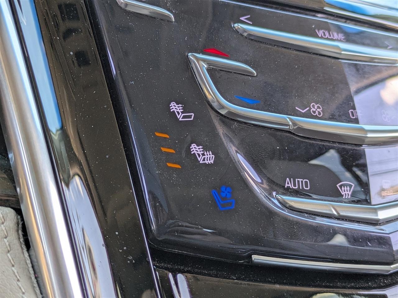 Cadillac Escalade Luxury 2WD 2019