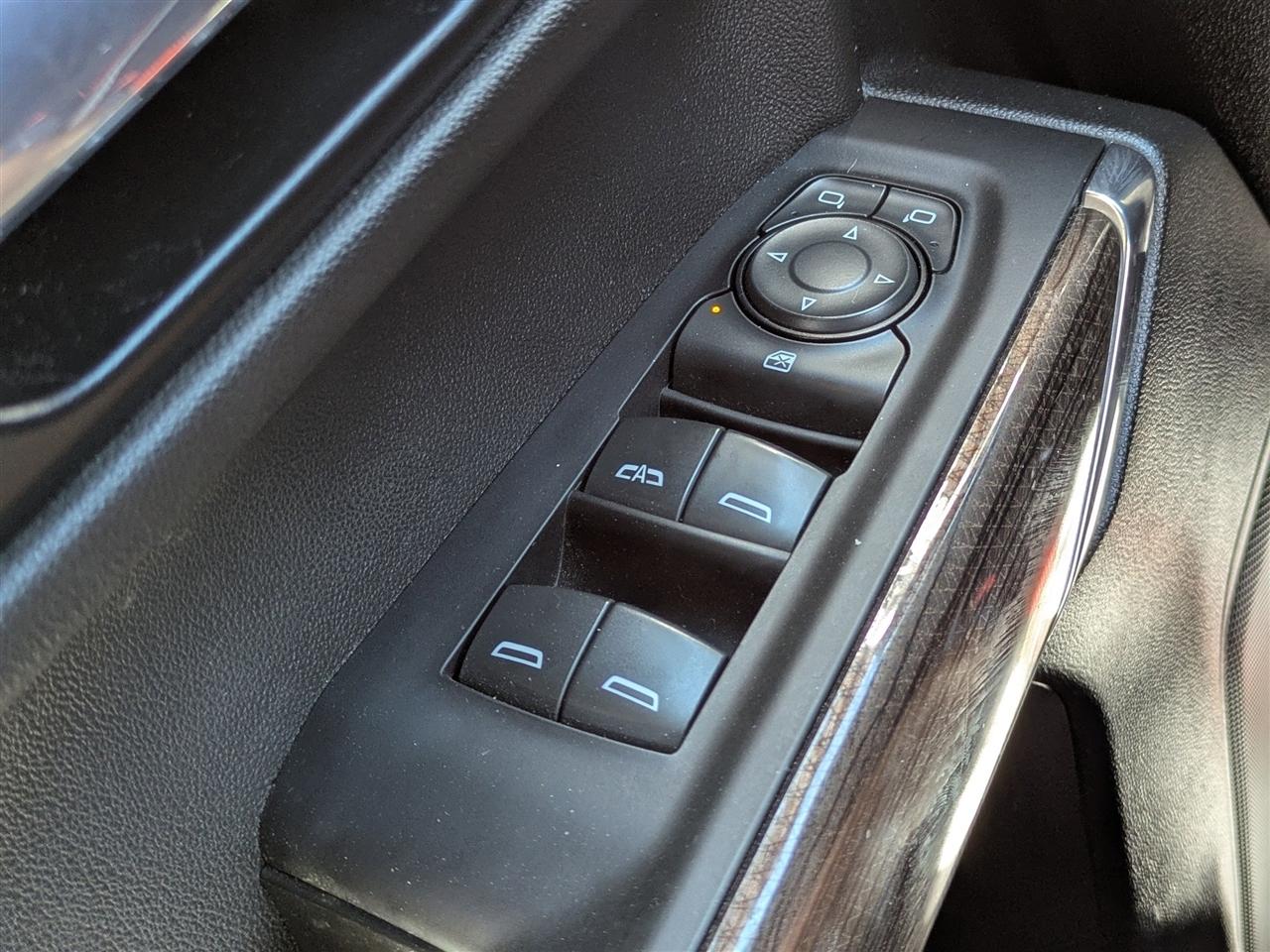 Chevrolet Silverado 1500 LT Crew Cab 2WD 2021