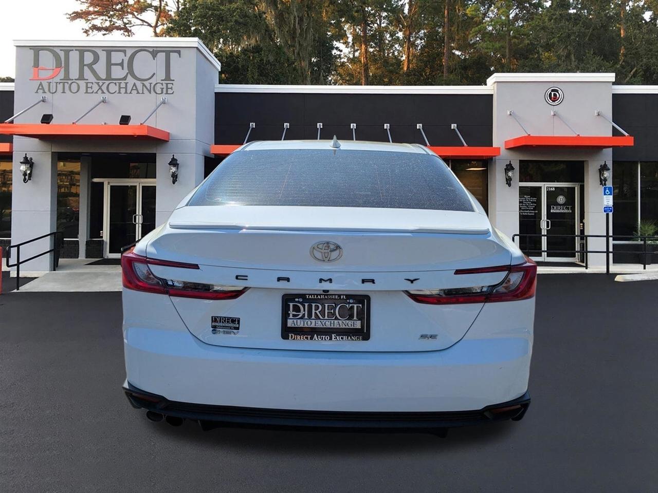 Toyota Camry Hybrid XLE 2025