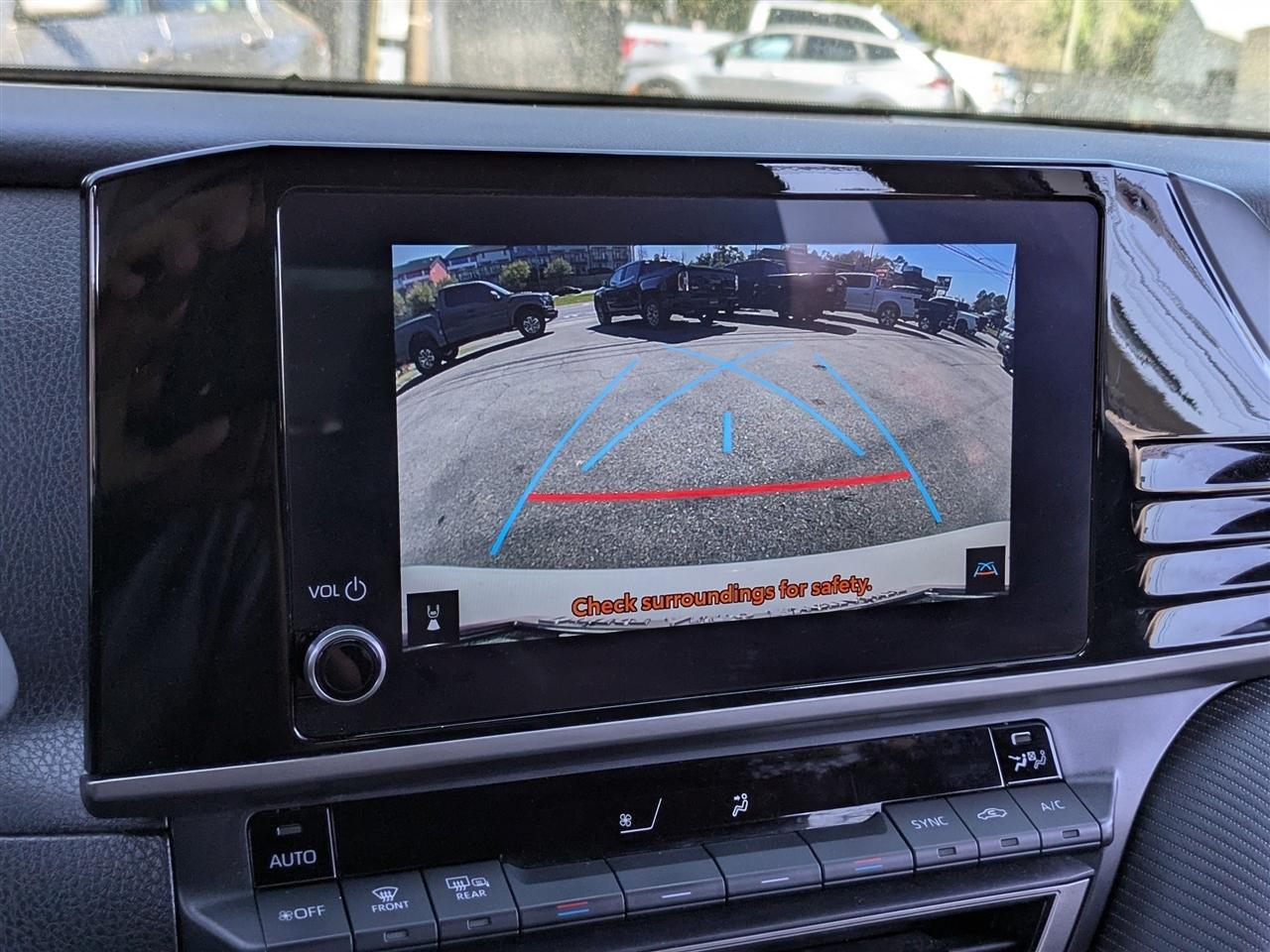 Toyota Camry Hybrid XLE 2025