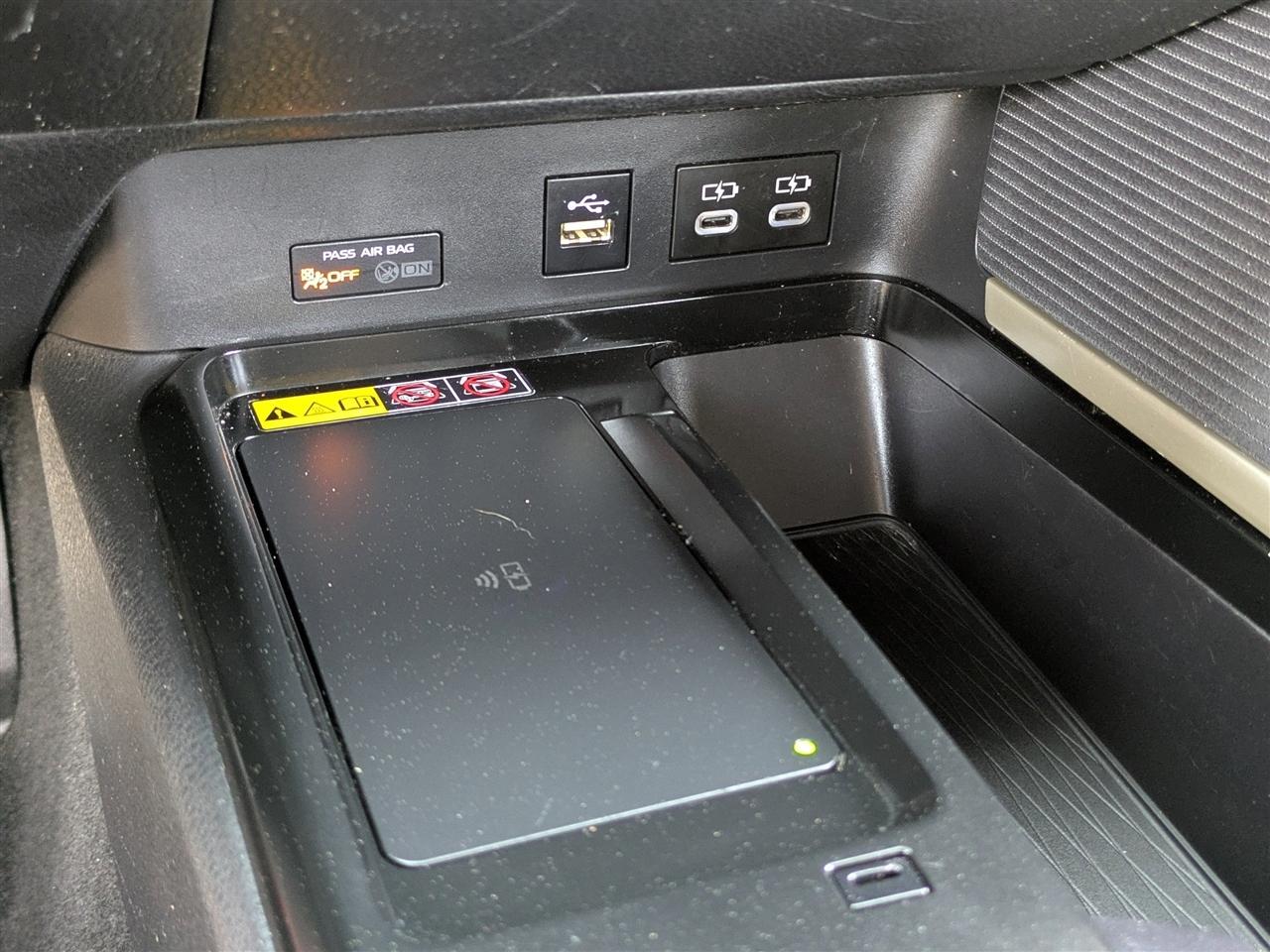 Toyota Camry Hybrid XLE 2025