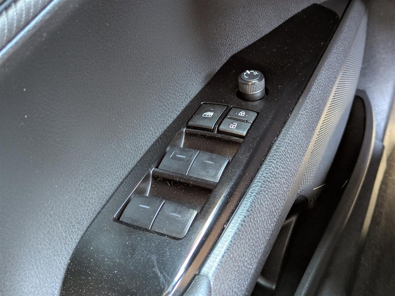 Toyota Camry Hybrid XLE 2025