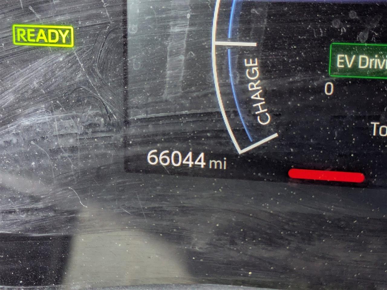 Toyota Camry Hybrid XLE 2025