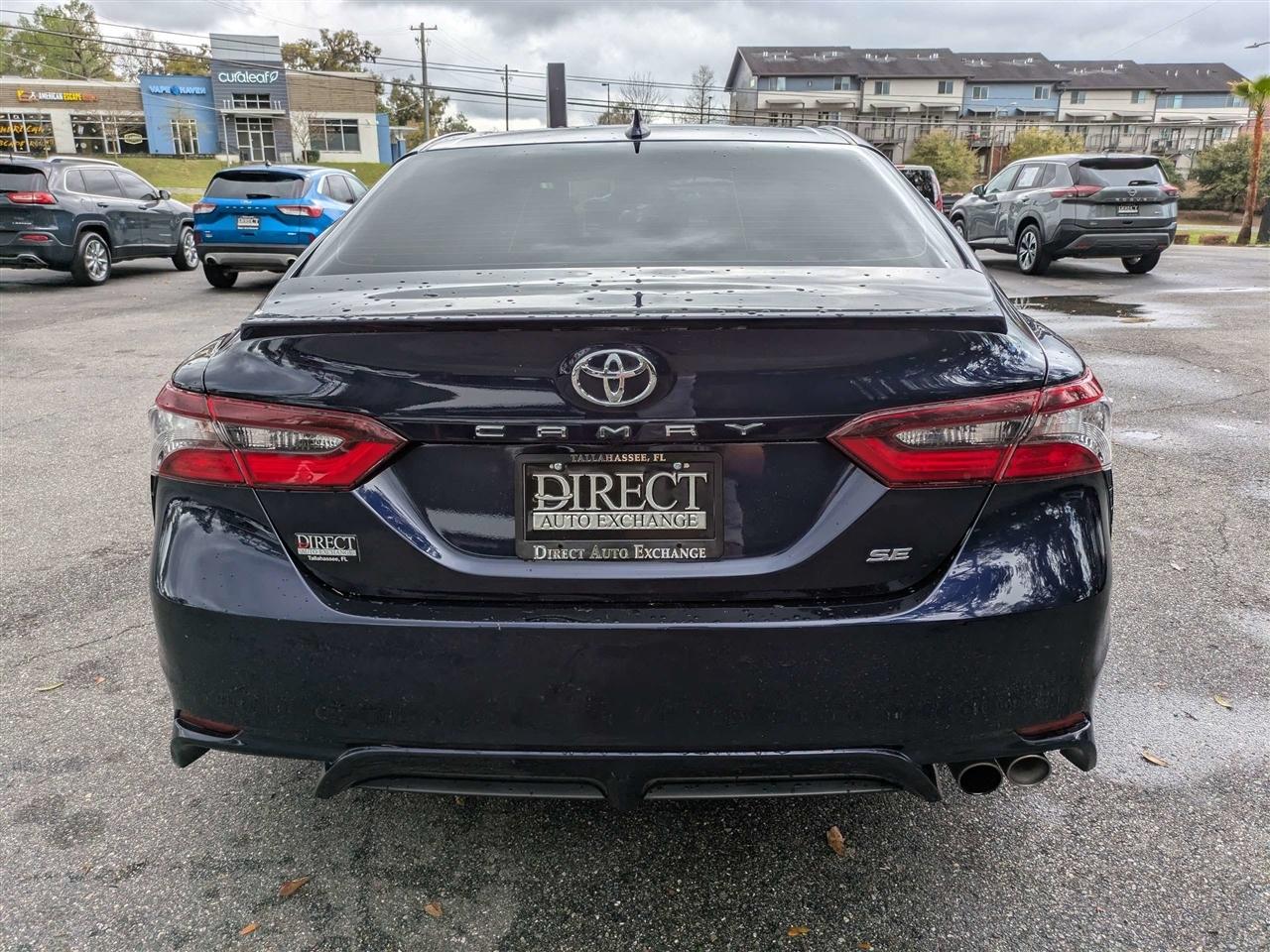 Toyota Camry SE 2021
