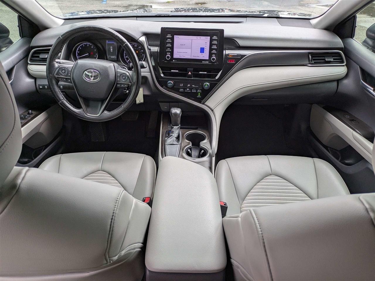 Toyota Camry SE 2021