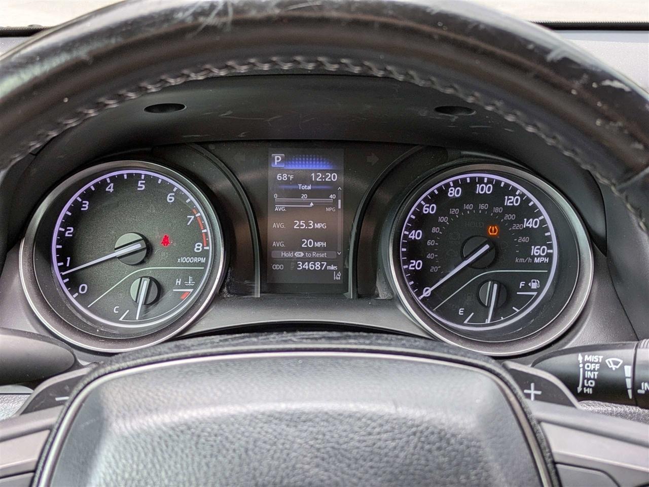 Toyota Camry SE 2021