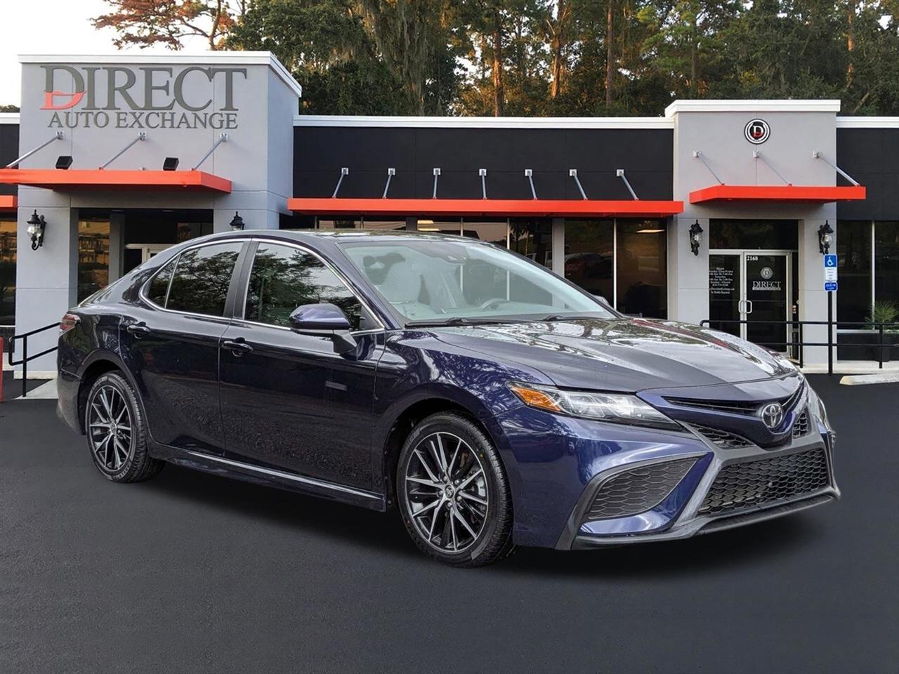 Toyota Camry SE 2021