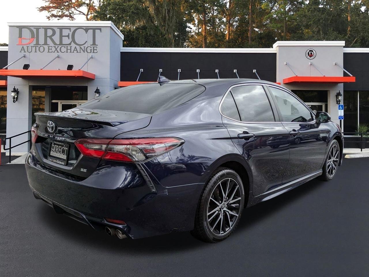 Toyota Camry SE 2021