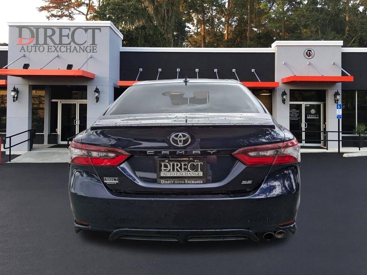 Toyota Camry SE 2021