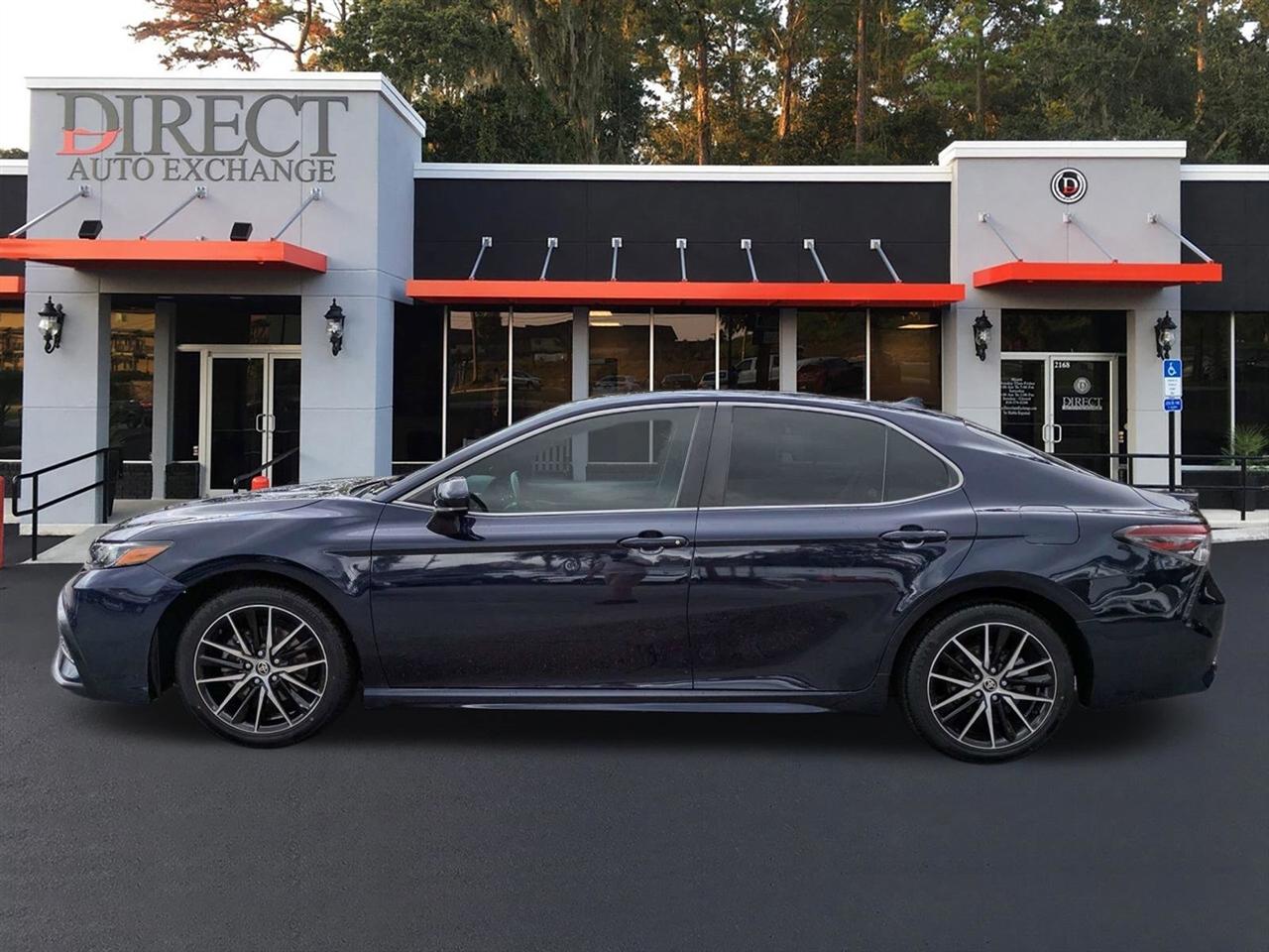 Toyota Camry SE 2021