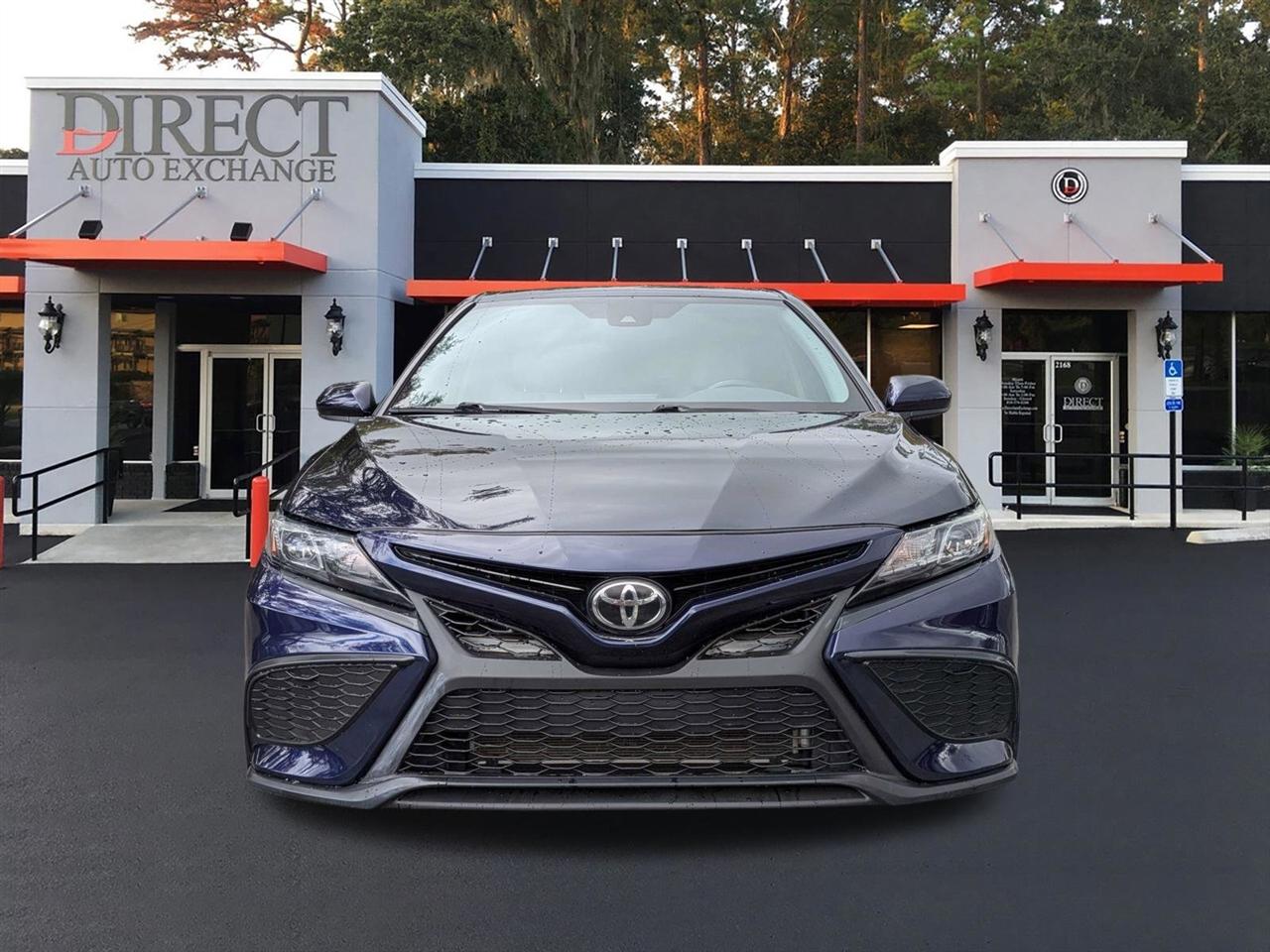 Toyota Camry SE 2021