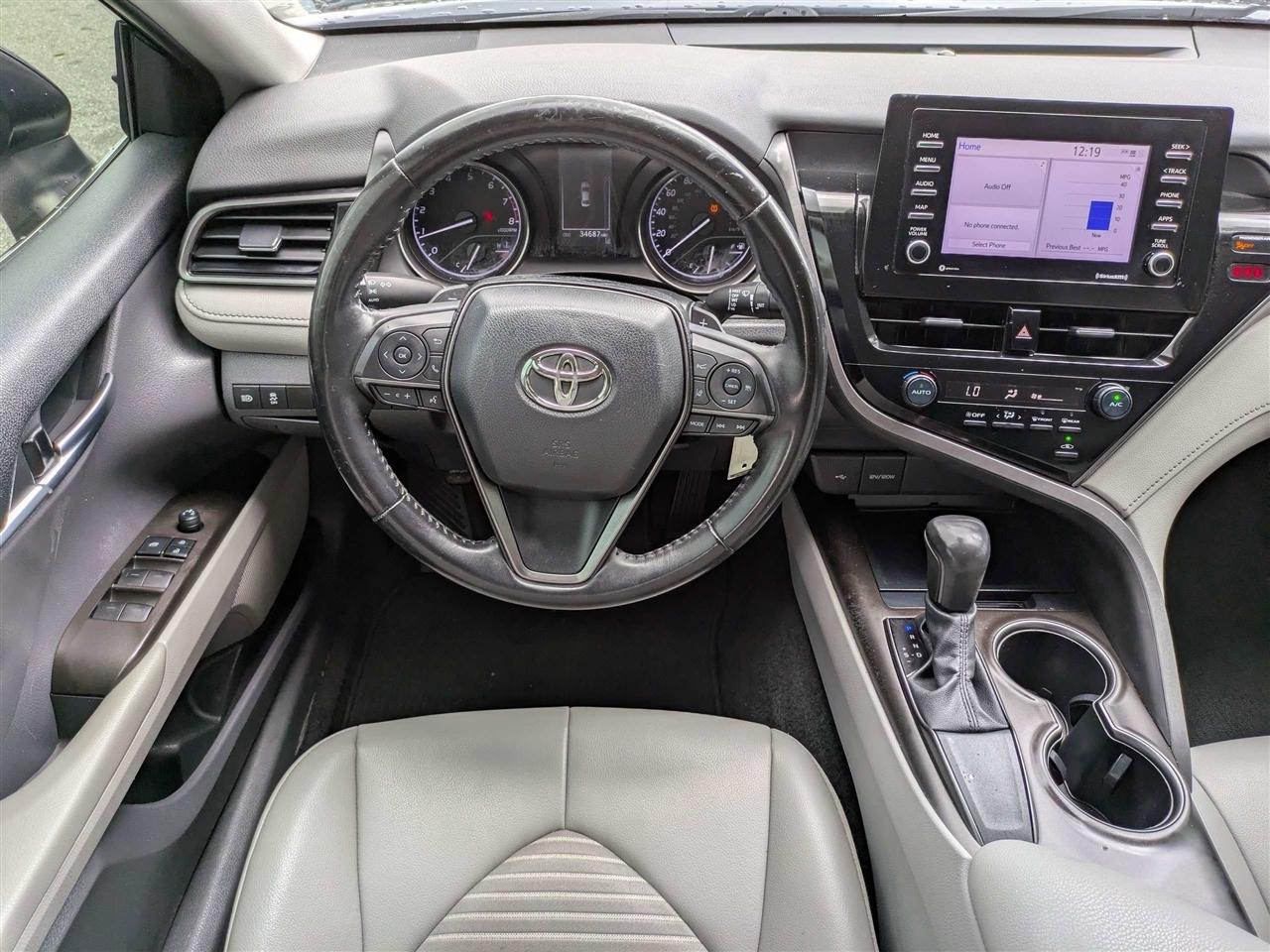 Toyota Camry SE 2021