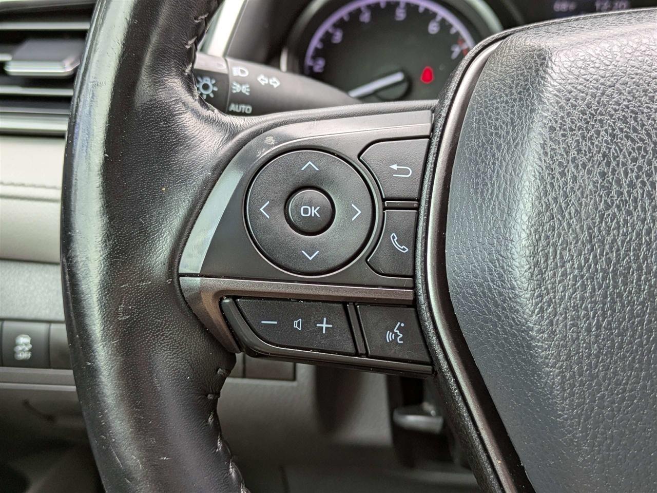 Toyota Camry SE 2021