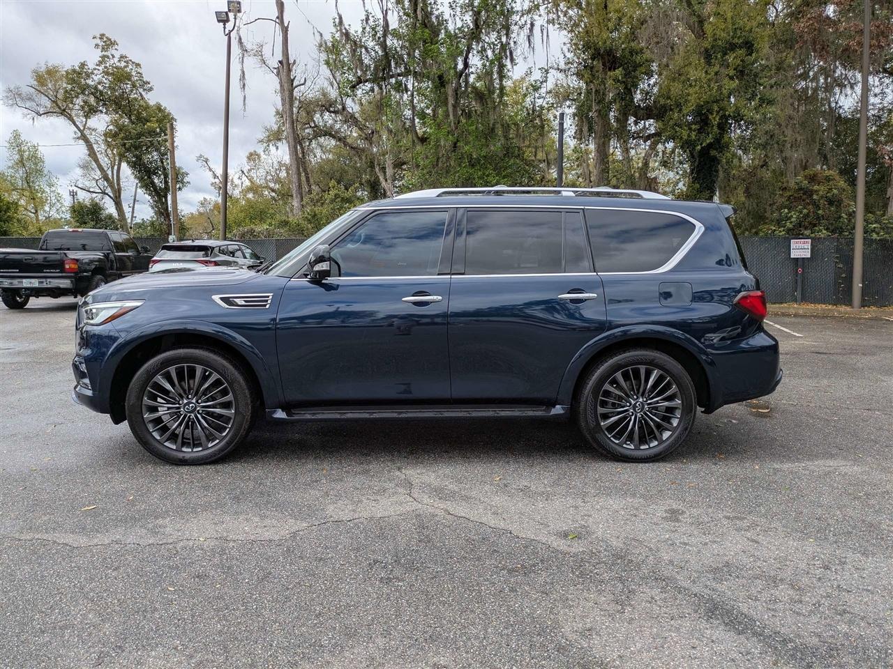 Infiniti QX80 LUXE 2021